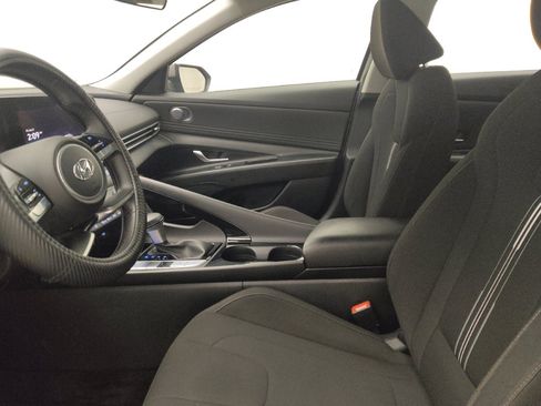 Used 2023 Hyundai Elantra SEL w/ Convenience Package FWD image 17