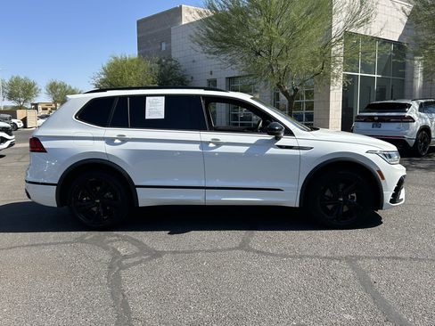 Used 2023 Volkswagen Tiguan SE R-Line FWD image 5