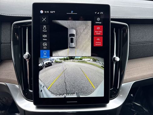 New 2025 Volvo XC90 T8 Plus w/ Protection Package Premier image 23