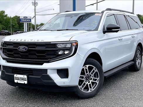Certified 2025 Ford Expedition Max Active AWD/4WD image 3