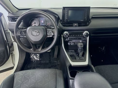 Used 2021 Toyota RAV4 XLE image 16