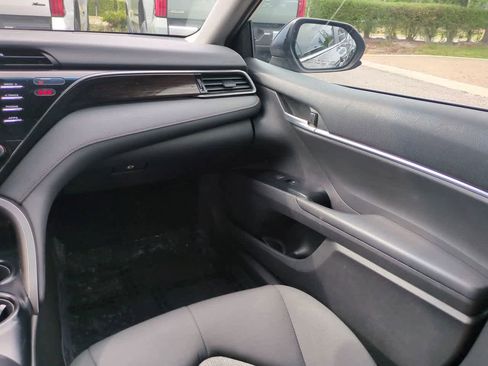 Used 2019 Toyota Camry LE FWD image 16