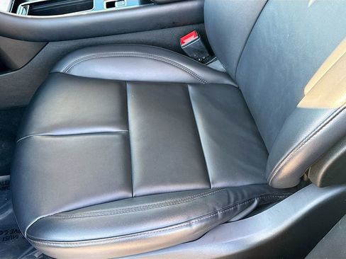 Used 2023 Lincoln Aviator AWD w/ Premium Package image 16