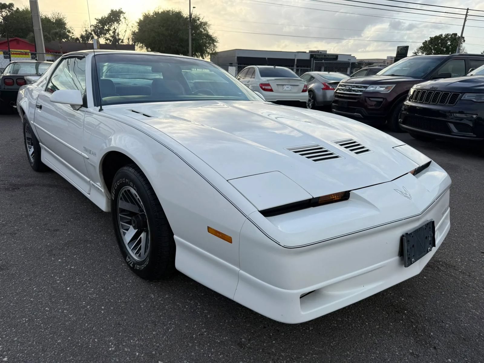 Used 1990 Pontiac Firebird Trans Am RWD image 3