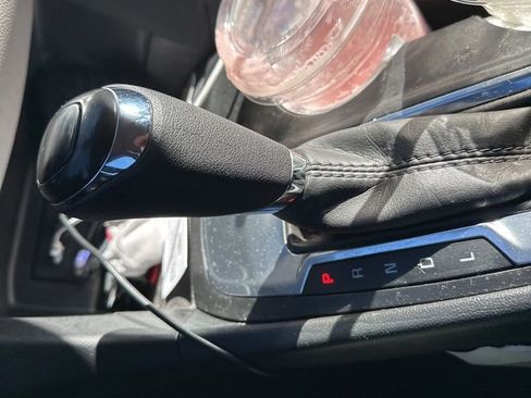 Used 2020 Chevrolet Equinox LS image 17