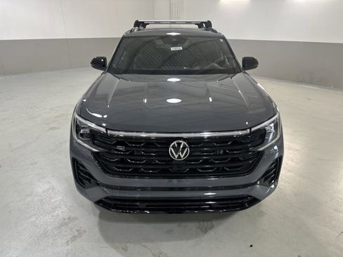 New 2026 Volkswagen Atlas Cross Sport SEL R-Line image 3