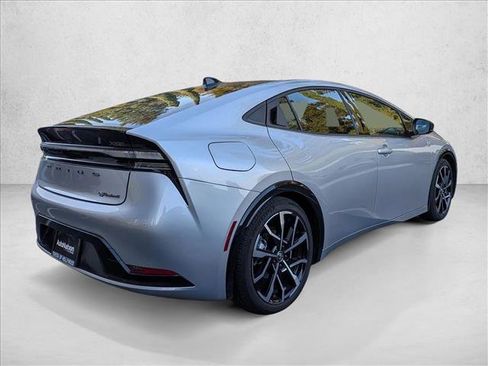 Used 2024 Toyota Prius Prime XSE image 5