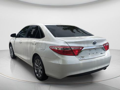 Used 2015 Toyota Camry XLE w/ Moonroof Package FWD image 7