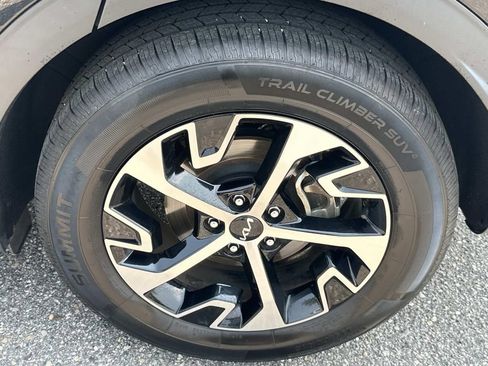 Used 2023 Kia Sportage EX FWD image 11