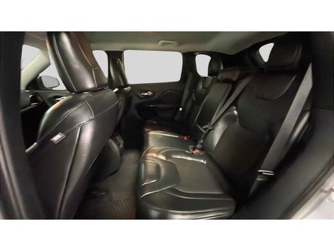 Used 2020 Jeep Cherokee Latitude Plus image 14