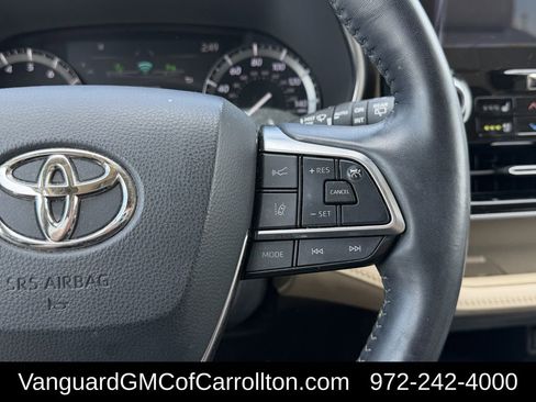 Used 2021 Toyota Highlander Platinum AWD/4WD image 18
