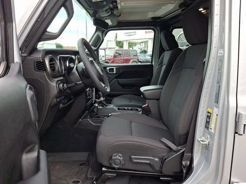 Used 2023 Jeep Wrangler Unlimited w/ Cold Weather Group AWD/4WD image 13