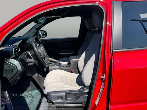 Used 2025 Toyota Tacoma SR5 AWD/4WD image 8