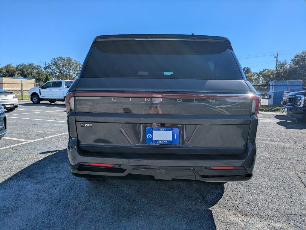 New 2027 Lincoln Navigator L Black Label AWD/4WD image 5
