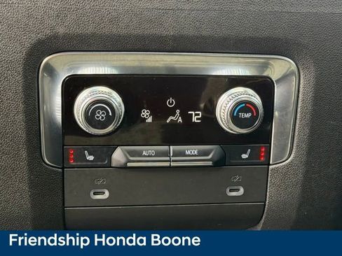 Used 2022 GMC Yukon XL AT4 w/ Technology Package AWD/4WD image 40