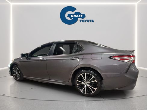 Used 2018 Toyota Camry SE FWD image 10