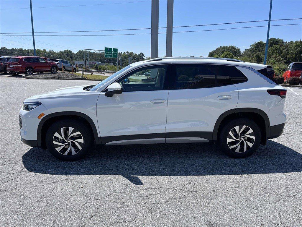 Certified 2025 Volkswagen Tiguan S FWD image 8