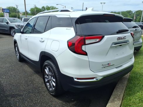 Used 2023 GMC Terrain SLT AWD/4WD image 3
