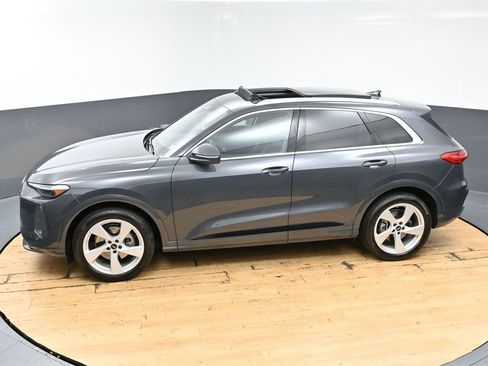 Used 2025 Audi Q5 Prestige AWD/4WD image 47
