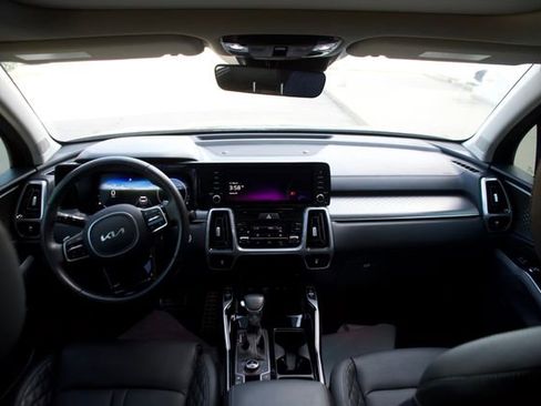Used 2023 Kia Sorento SX AWD/4WD image 10