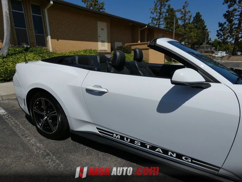 Used 2024 Ford Mustang Convertible RWD image 8