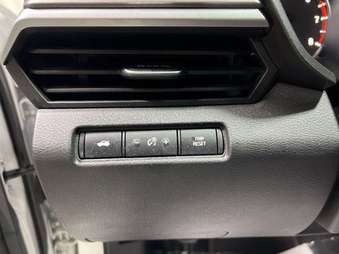 Used 2025 Nissan Altima 2.5 SR image 24