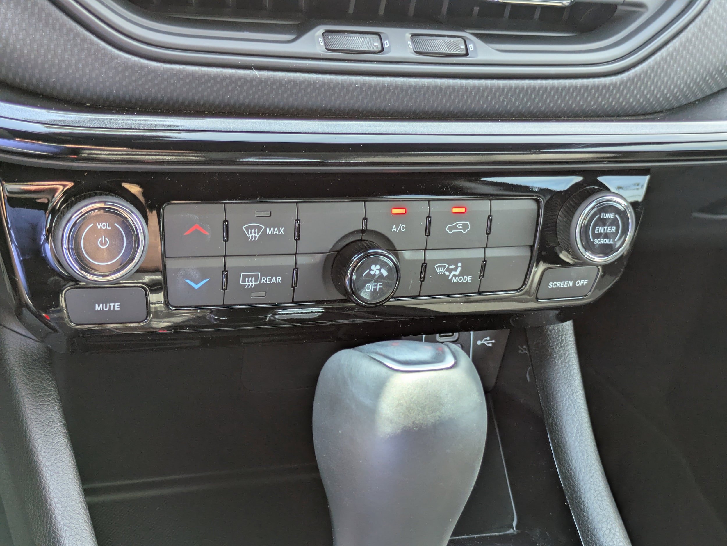 New 2026 Jeep Compass Latitude AWD/4WD image 14