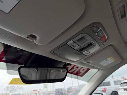 Used 2025 Kia Telluride S image 23