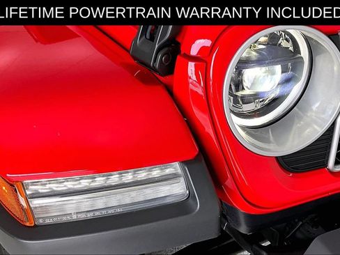 Used 2025 Jeep Wrangler Unlimited Sahara AWD/4WD image 36