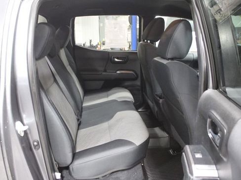 Used 2021 Toyota Tacoma TRD Off-Road image 13