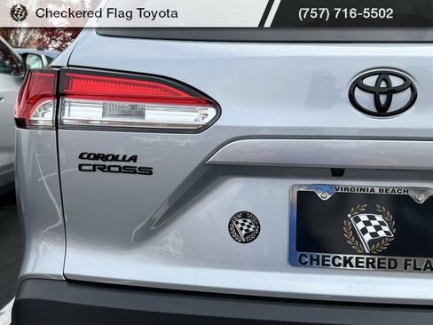 Used 2023 Toyota Corolla Cross S image 7