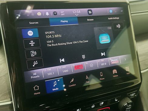 Used 2023 Jeep Grand Cherokee Limited w/ Luxury Tech Group II AWD/4WD image 21