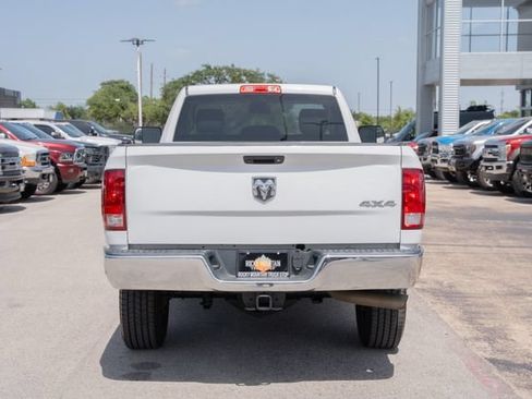 Used 2018 RAM 3500 Tradesman w/ Chrome Appearance Group AWD/4WD image 8