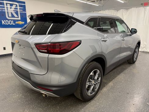 Used 2025 Chevrolet Blazer LT image 2