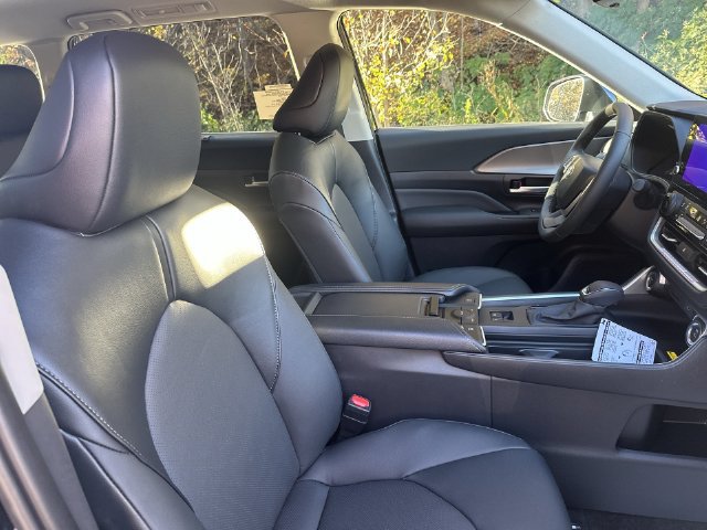 New 2026 Toyota Grand Highlander XLE FWD image 35