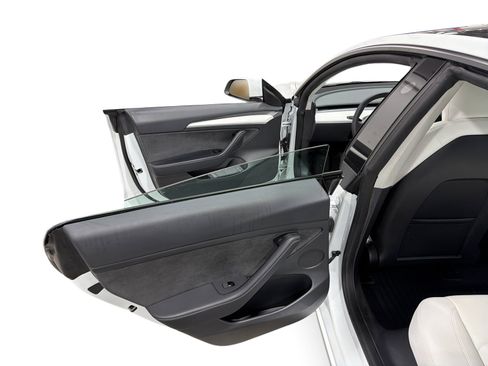 Certified 2023 Tesla Model 3 Standard Range RWD image 10
