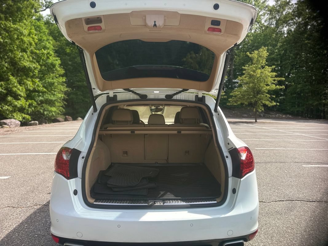 Used 2013 Porsche Cayenne Diesel AWD/4WD image 28