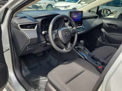 Used 2025 Toyota Corolla LE image 9