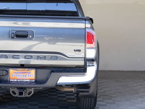 Used 2023 Toyota Tacoma TRD Off-Road w/ Black Out Package (TMS) AWD/4WD image 13