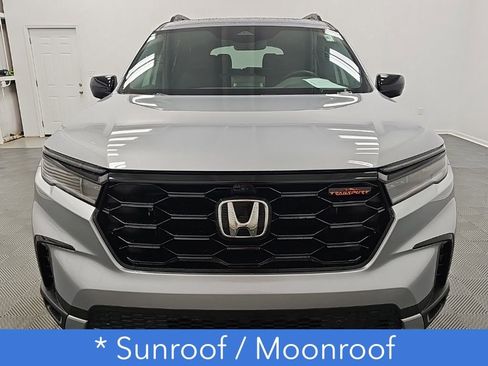 Used 2025 Honda Pilot TrailSport image 4