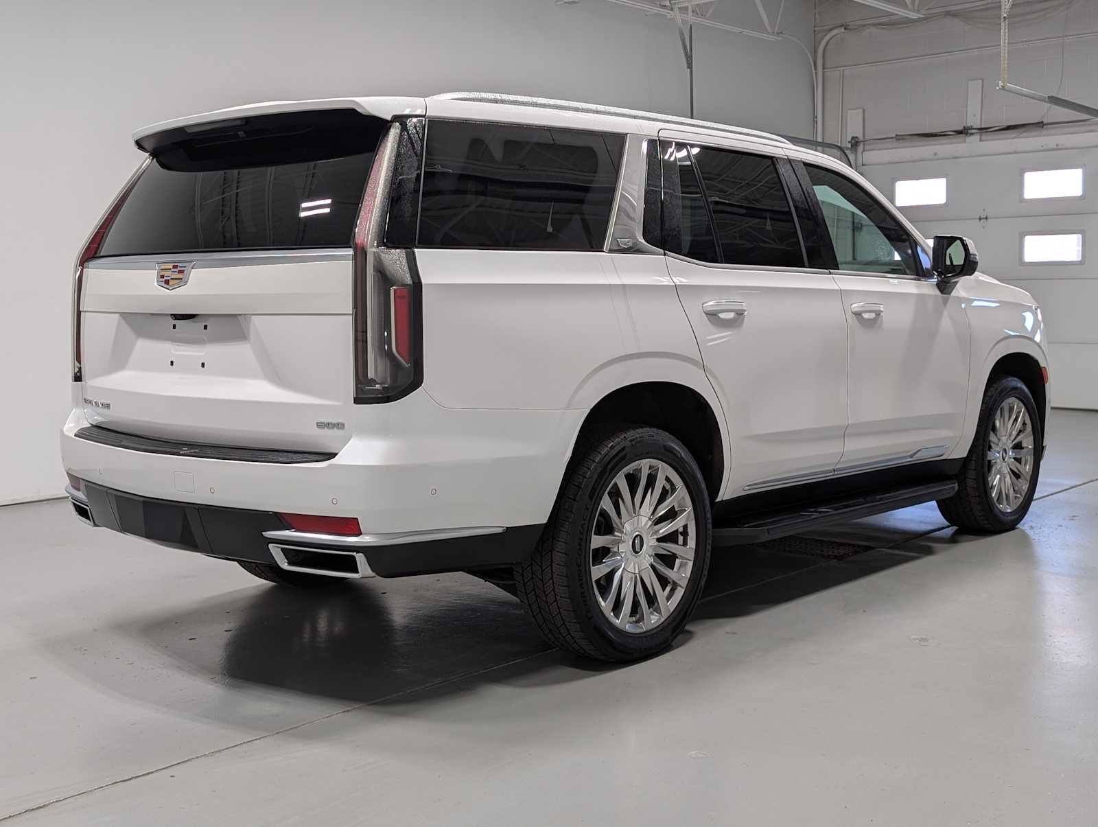 Used 2023 Cadillac Escalade Premium Luxury AWD/4WD image 8