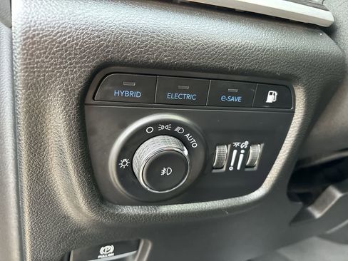 Used 2024 Jeep Grand Cherokee Limited 4xe image 9