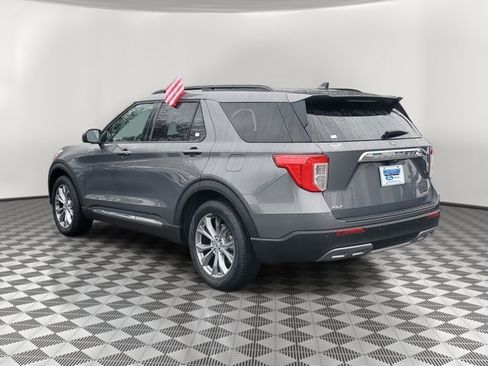 Certified 2022 Ford Explorer XLT w/ Equipment Group 202A image 4