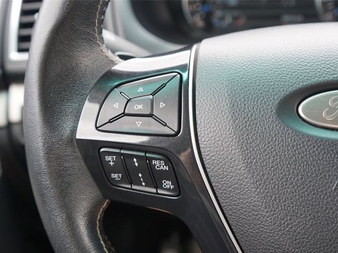 Used 2016 Ford Explorer Platinum AWD/4WD image 18