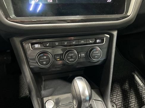 Used 2018 Volkswagen Tiguan S FWD image 22