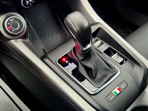 Used 2024 Alfa Romeo Tonale Ti AWD/4WD image 16