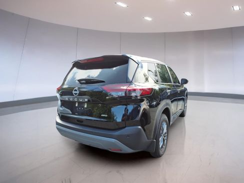 Used 2023 Nissan Rogue S AWD/4WD image 5