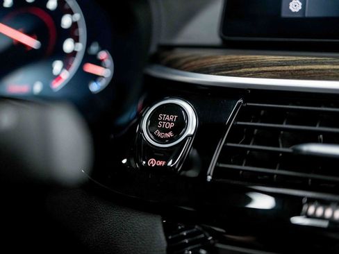 Used 2019 BMW 540i w/ M Sport Package RWD image 85