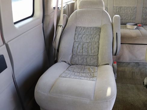 Used 2007 Chevrolet Express 1500 w/ Preferred Equipment Group image 24