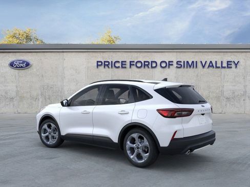 Used 2025 Ford Escape ST-Line w/ Equipment Group 301A image 4